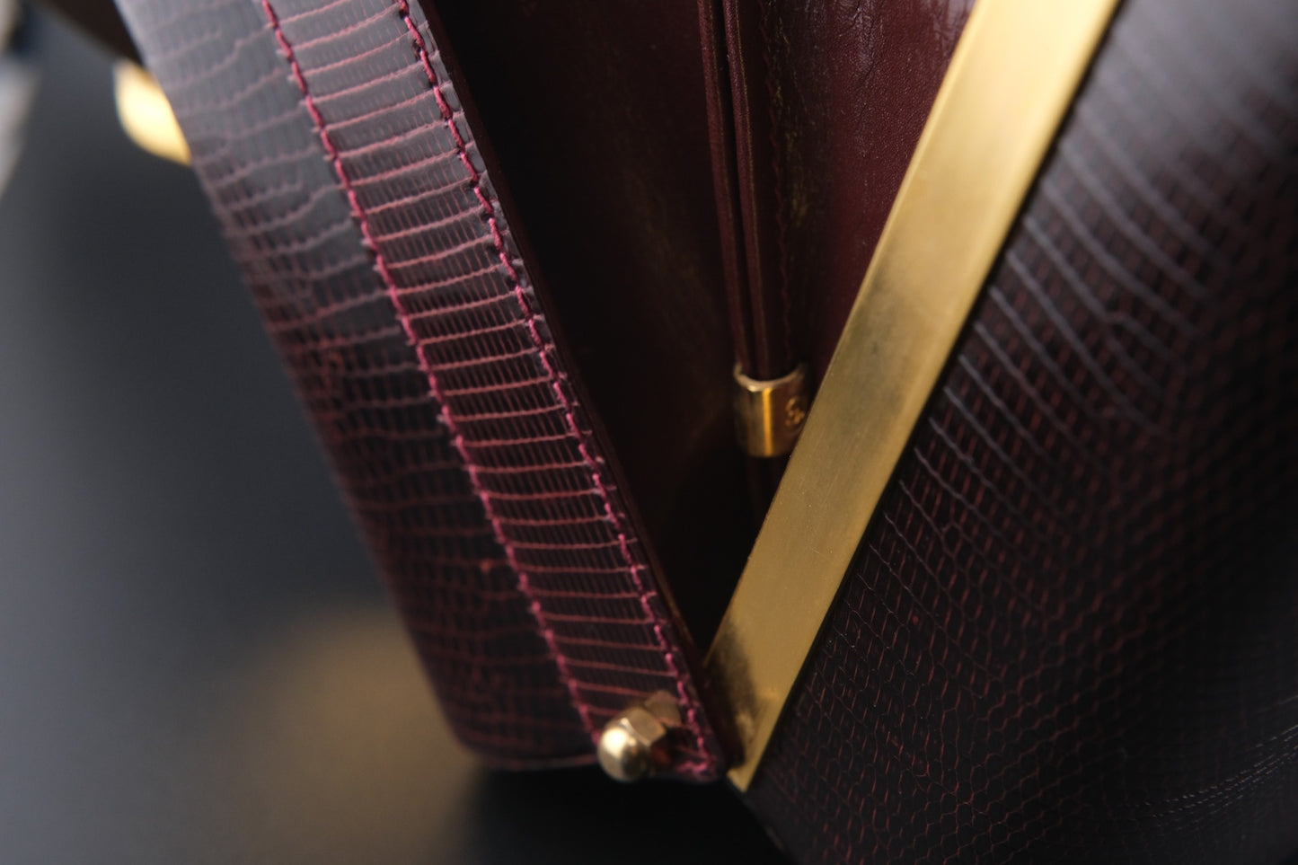 👜 Vintage Gucci Lizard Crossbody Bag with Sculptural Strap Accents