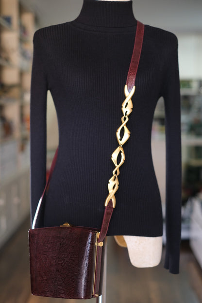 👜 Vintage Gucci Lizard Crossbody Bag with Sculptural Strap Accents