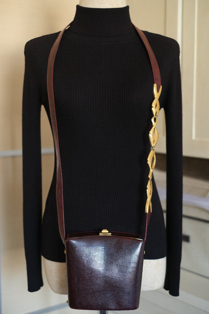 👜 Vintage Gucci Lizard Crossbody Bag with Sculptural Strap Accents