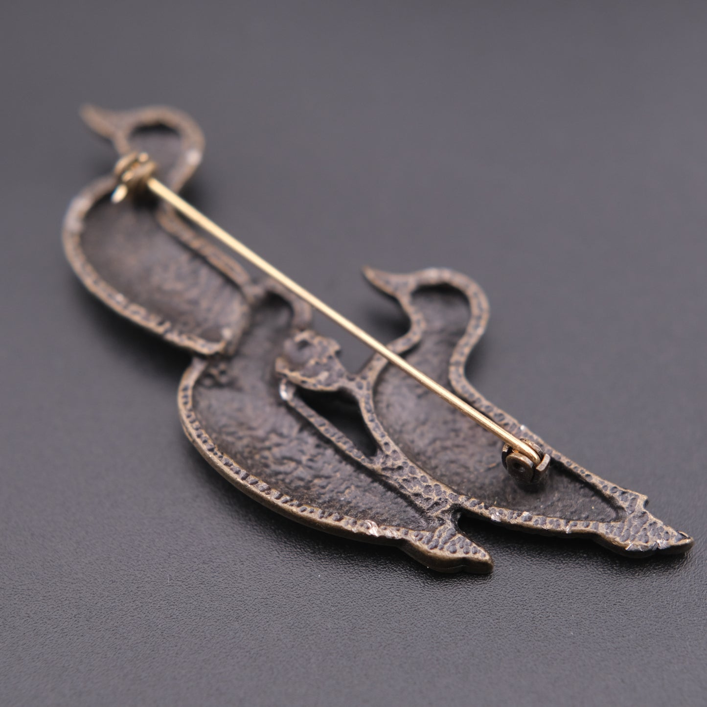 ❤️ Vintage Triple Duck Brooch – Antiqued Gold Tone Figural Ducks Pin