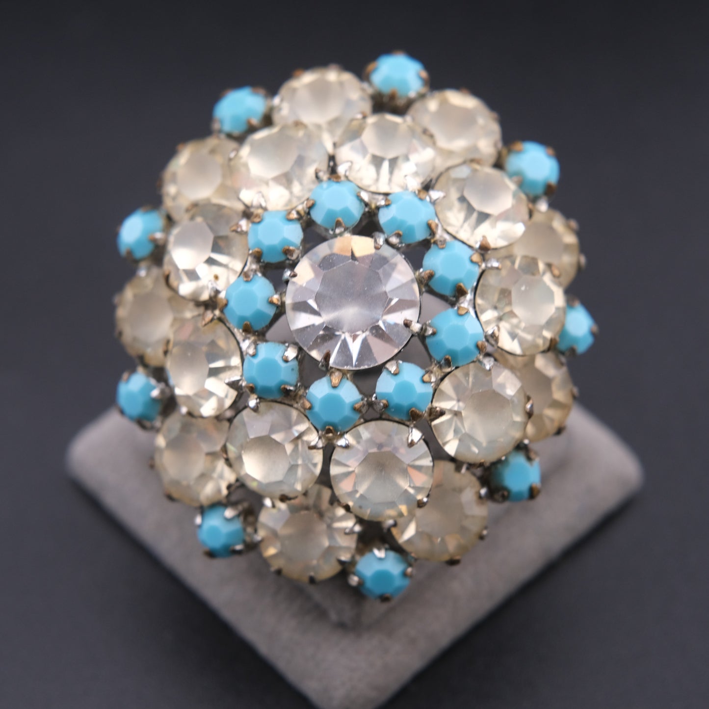 ❤️ Vintage Turquoise Blue & Smoky Clear Rhinestone Domed Cluster Brooch
