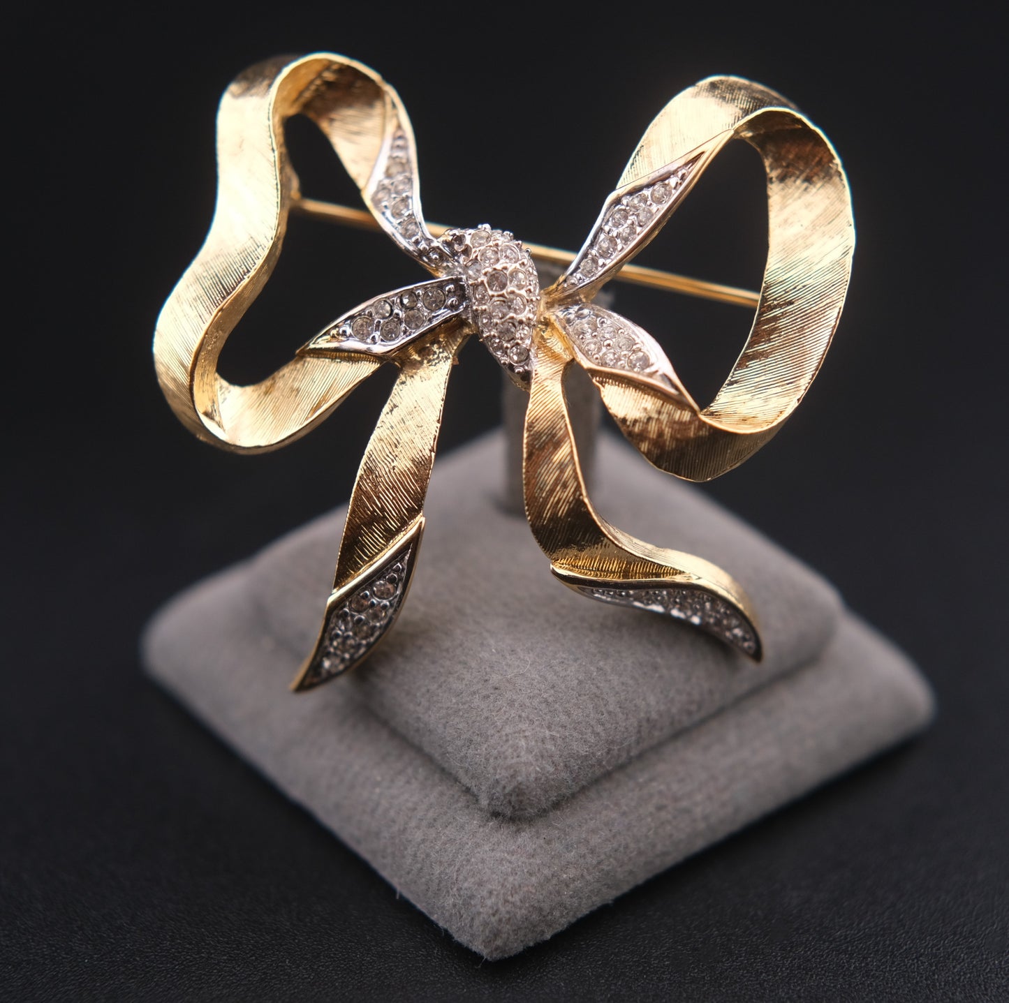 ❤️ Vintage D’Orlan Gold Tone Ribbon Bow Brooch with Clear Crystals