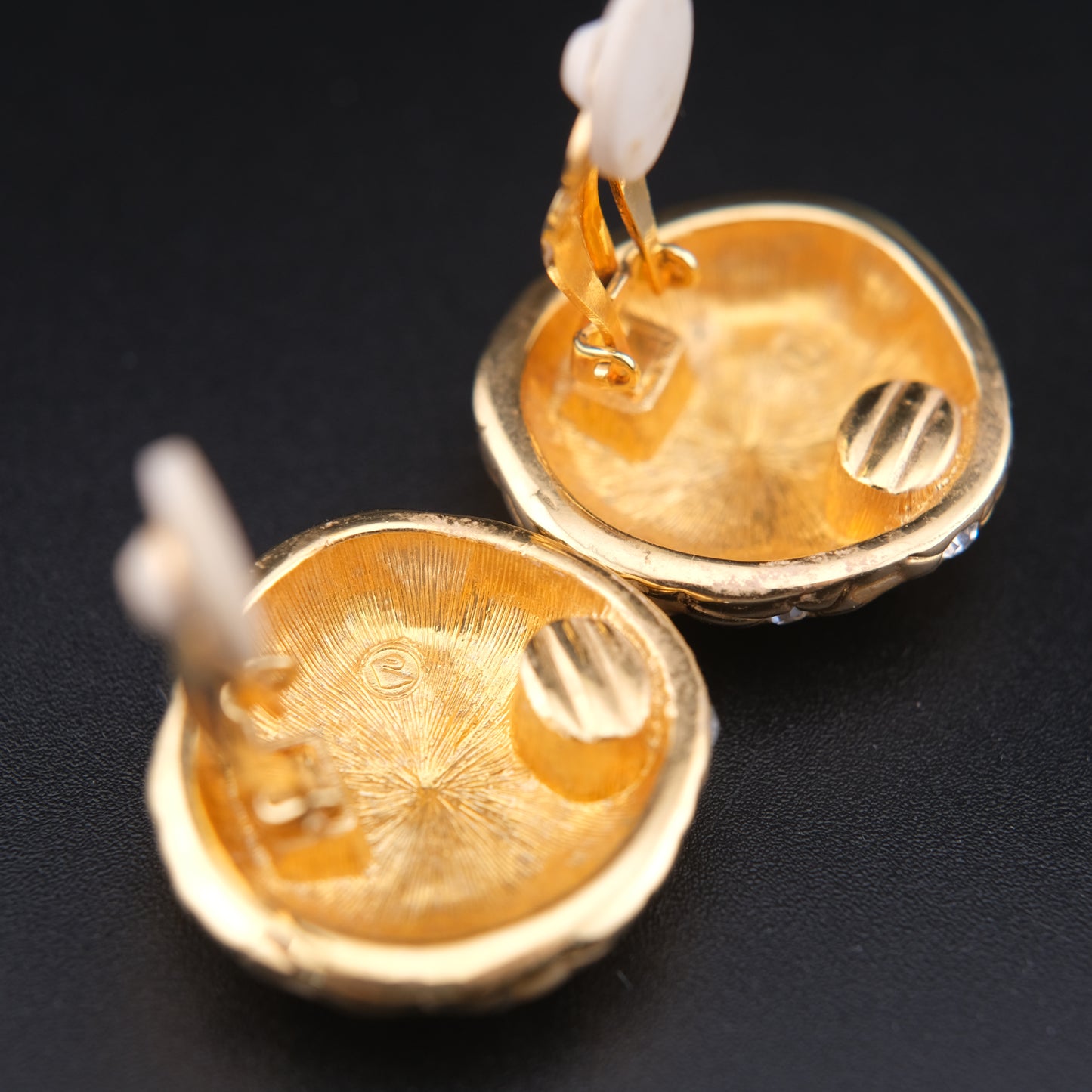 ❤️ Swarovski Dome Clip-On Earrings – Gold-Tone with Enamel & Crystal Accents