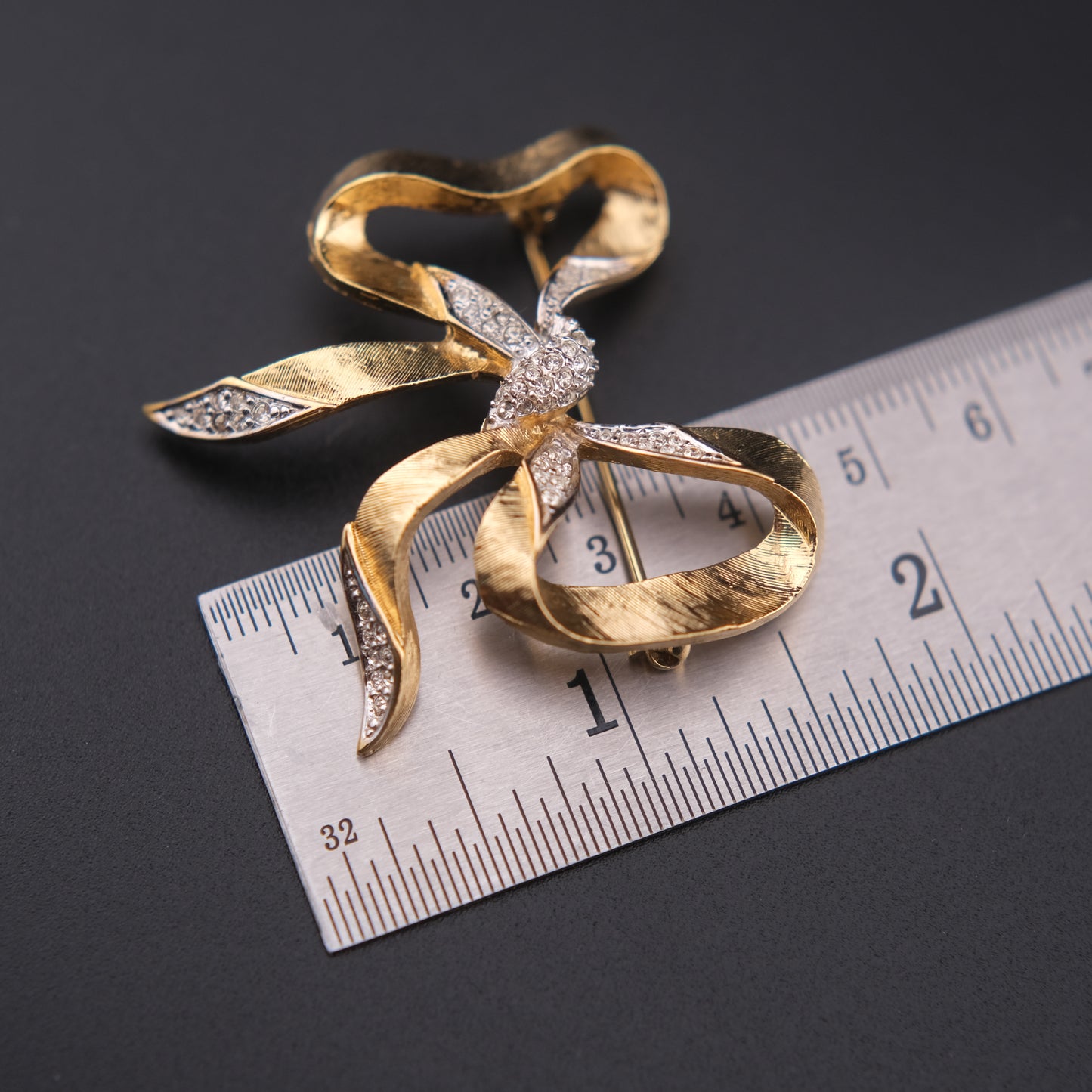 ❤️ Vintage D’Orlan Gold Tone Ribbon Bow Brooch with Clear Crystals