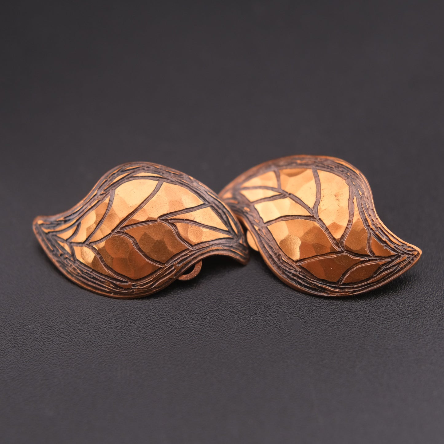❤️ Vintage MODA Handmade Malta Copper Leaf Clip Earrings