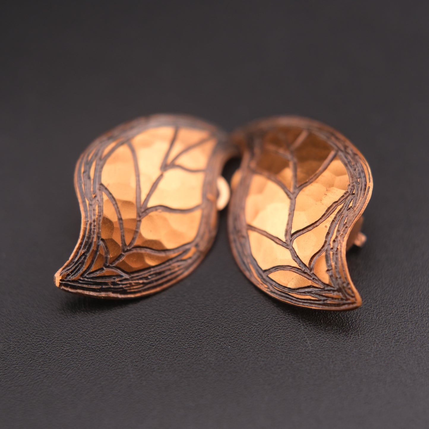 ❤️ Vintage MODA Handmade Malta Copper Leaf Clip Earrings
