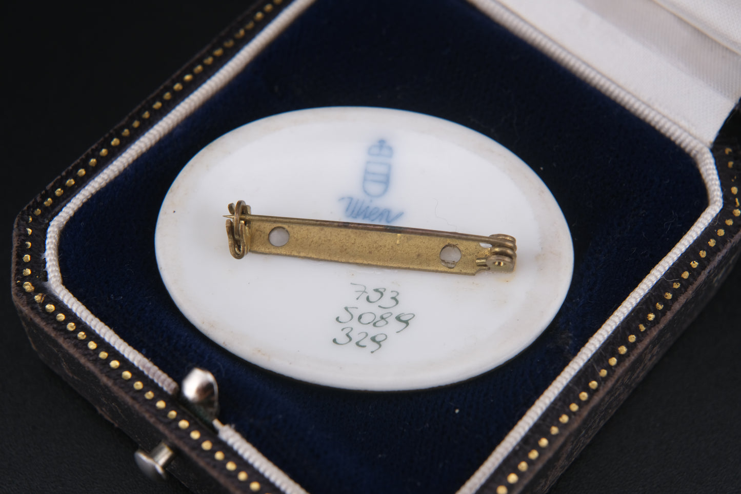 Vintage Augarten Wien Porcelain Rose Brooch – Hand-Painted Floral Oval Pin