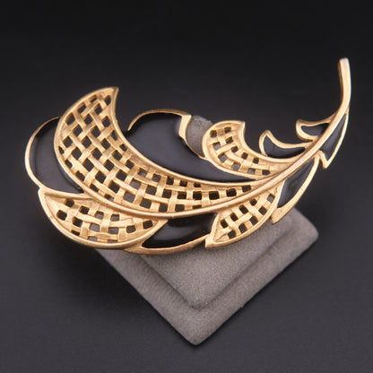 ❤️ Vintage Gold Tone & Black Enamel Openwork Feather Brooch Pin