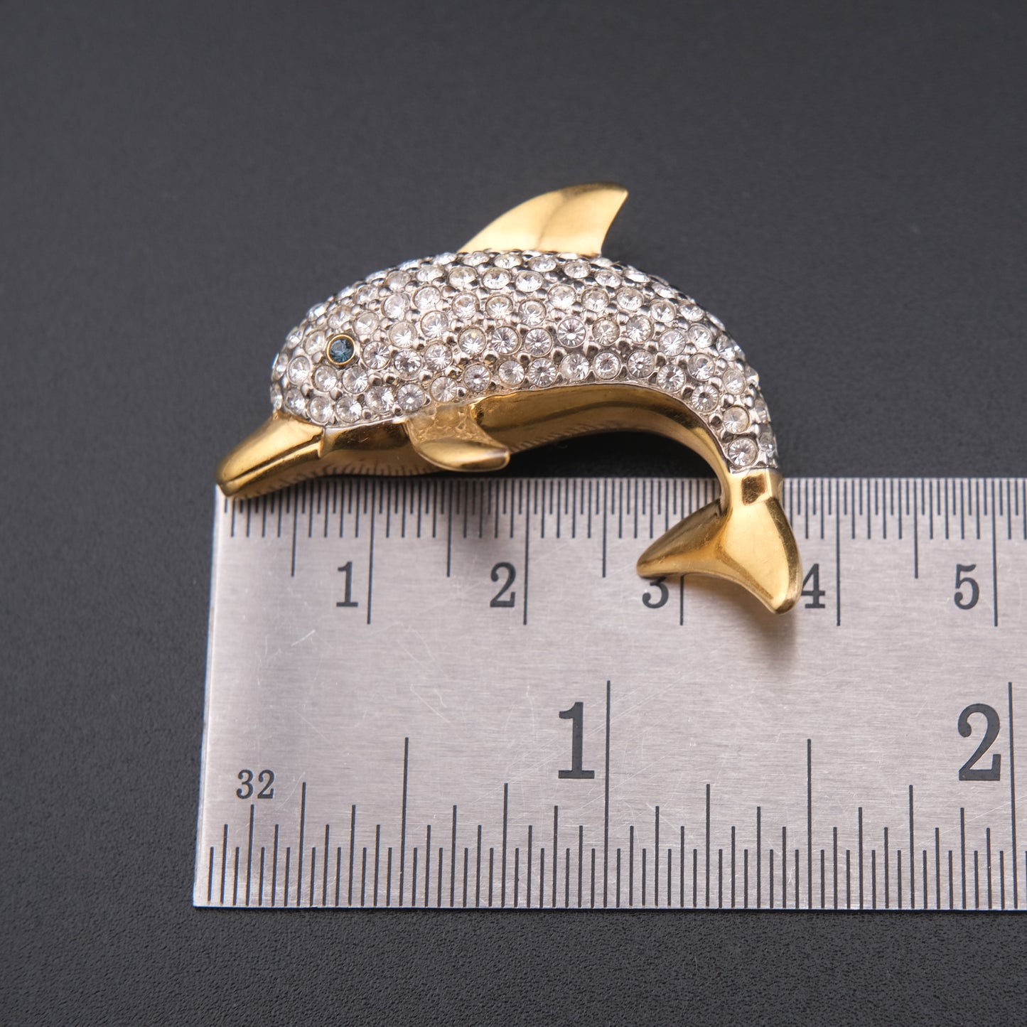 ❤️ Vintage Butler Crystal Dolphin Brooch – Gold-Tone, Pavé Rhinestones