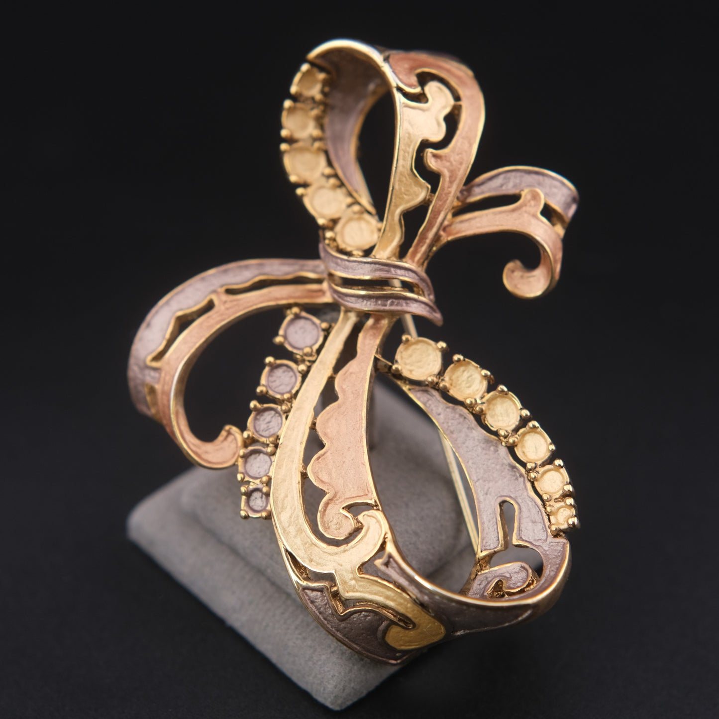 ❤️ Vintage Mixed Tone Openwork Bow Brooch with Faux Pearl Accents