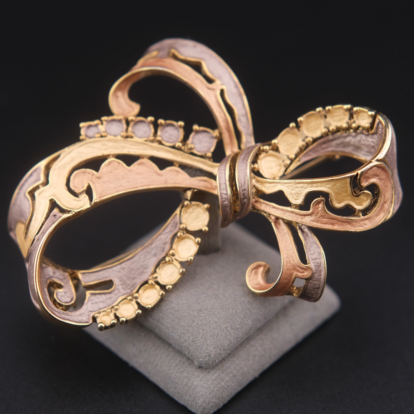 ❤️ Vintage Mixed Tone Openwork Bow Brooch with Faux Pearl Accents