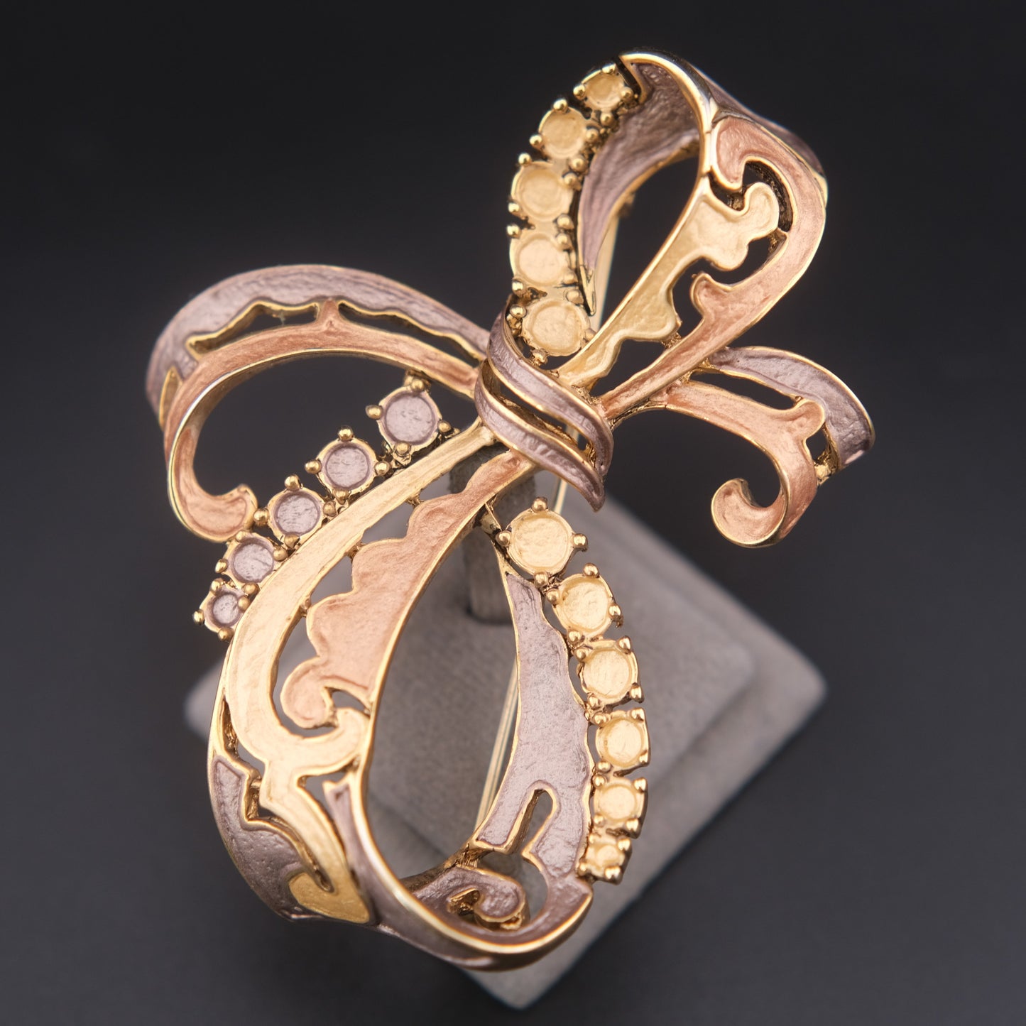 ❤️ Vintage Mixed Tone Openwork Bow Brooch with Faux Pearl Accents