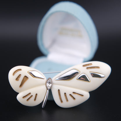 ❤️ Vintage Hanae Mori Resin Butterfly Brooch