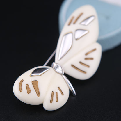 ❤️ Vintage Hanae Mori Resin Butterfly Brooch