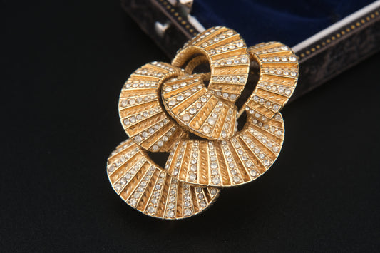 Vintage Ciner Brooch – Gold-Tone Interlocking Loops with Clear Rhinestones