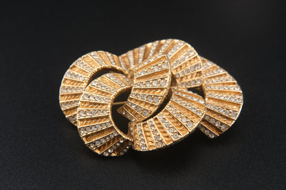 Vintage Ciner Brooch – Gold-Tone Interlocking Loops with Clear Rhinestones