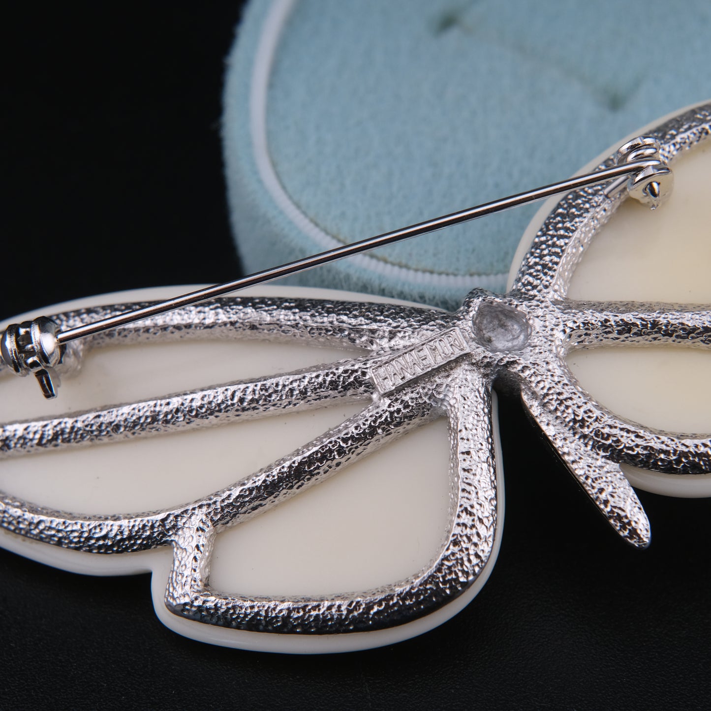 ❤️ Vintage Hanae Mori Resin Butterfly Brooch