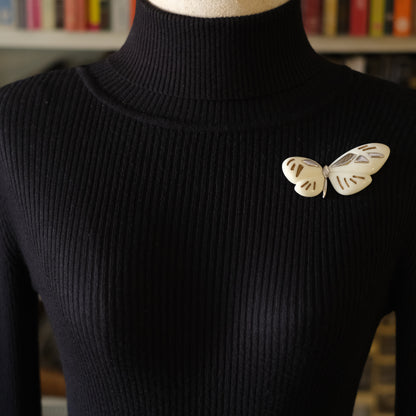 ❤️ Vintage Hanae Mori Resin Butterfly Brooch