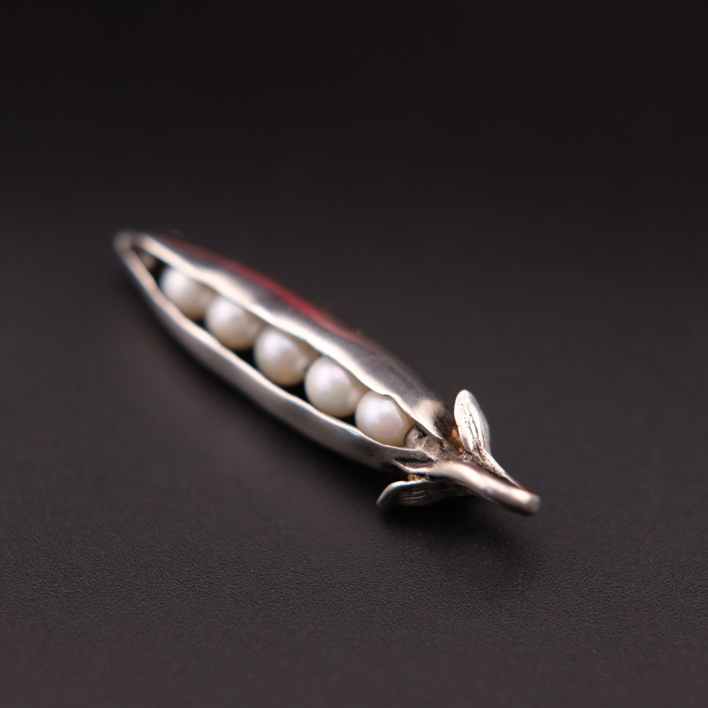 ❤️ Sterling Silver Pearl Pea Pod Brooch – MFA 925