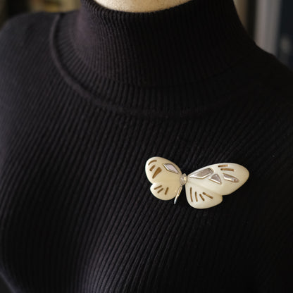 ❤️ Vintage Hanae Mori Resin Butterfly Brooch