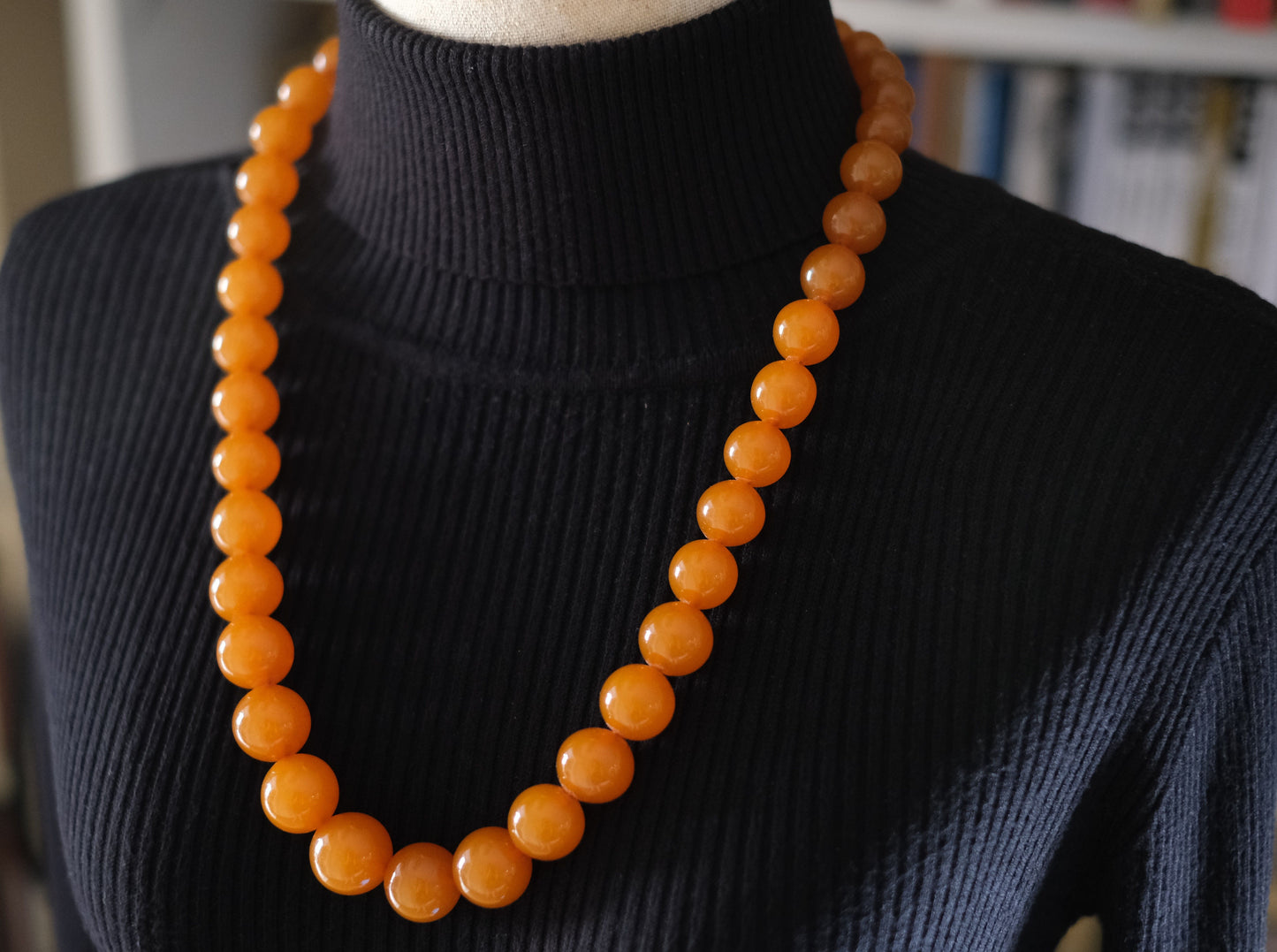 ❤️ Vintage Pressed Amber Graduated Bead Necklace Honey Orange 25"