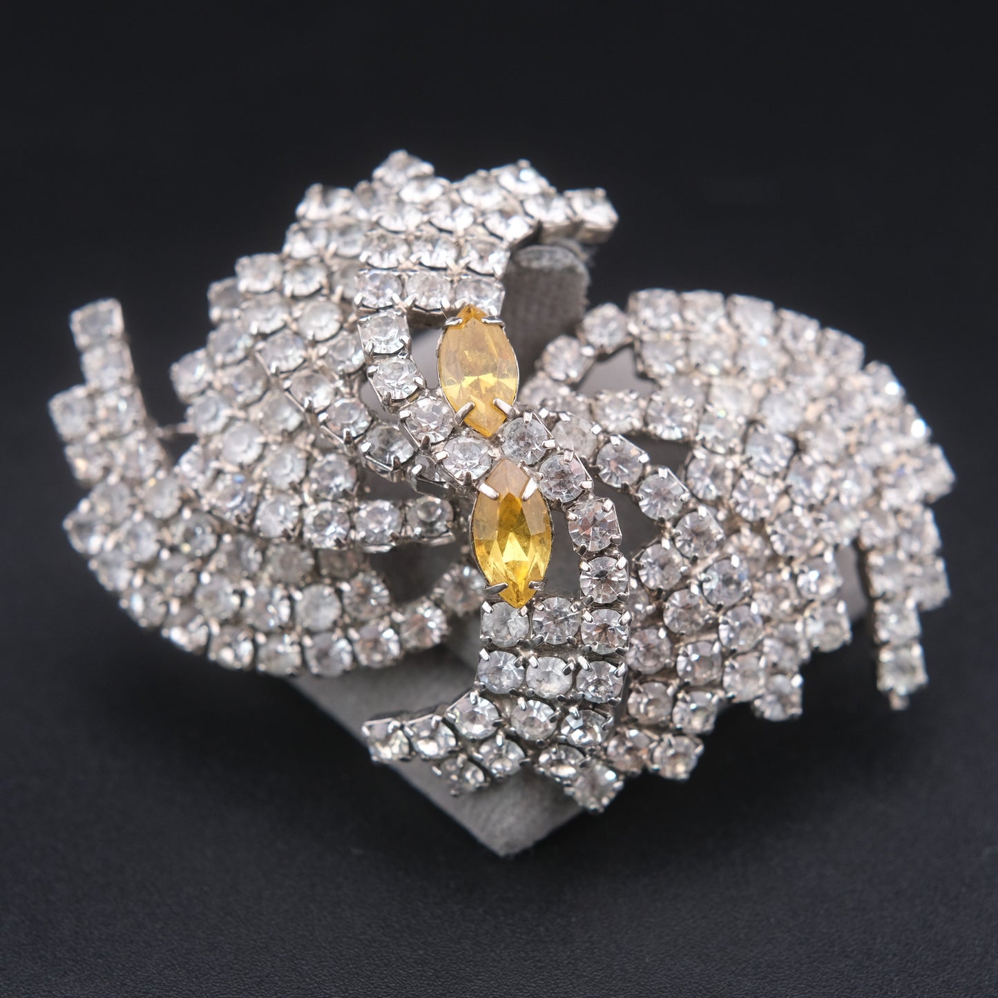 ❤️ Vintage Rhinestone Swirl Brooch with Yellow Accents