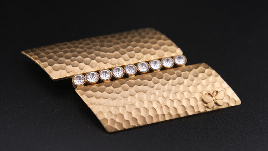 ❤️ Vintage Hanae Mori Hammered Gold-Tone Crystal Brooch | Signed HN