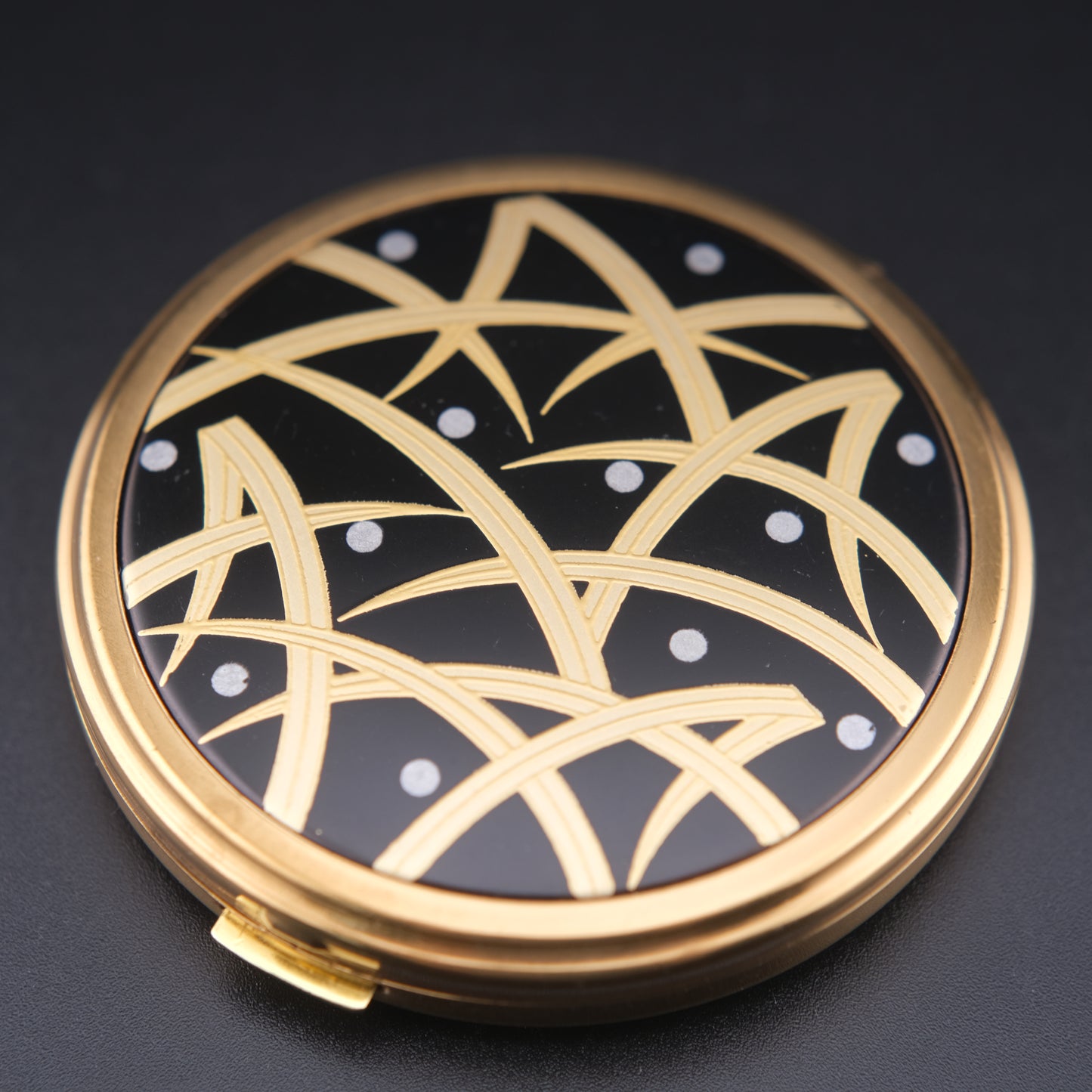 Vintage Shiseido Powder Compact – Black & Gold Art Deco Design