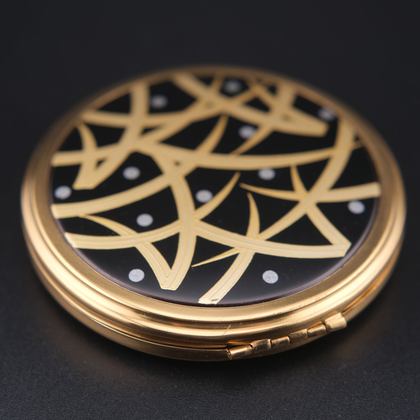Vintage Shiseido Powder Compact – Black & Gold Art Deco Design