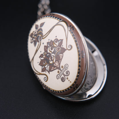 ❤️ Vintage Floral Locket Pendant Necklace – Silver-Tone with Art Nouveau Style Design