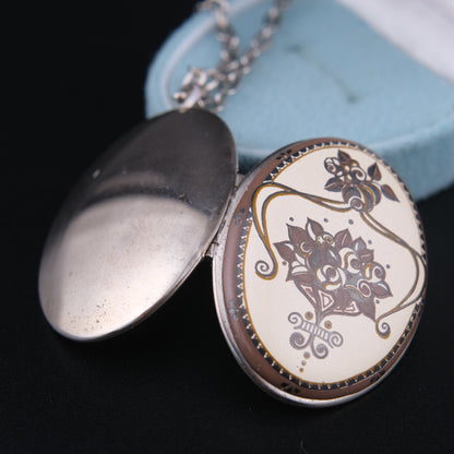 ❤️ Vintage Floral Locket Pendant Necklace – Silver-Tone with Art Nouveau Style Design