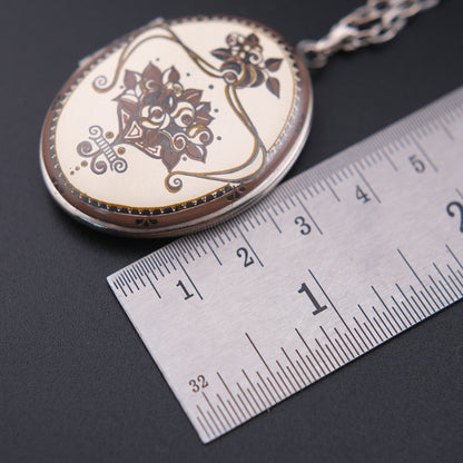 ❤️ Vintage Floral Locket Pendant Necklace – Silver-Tone with Art Nouveau Style Design