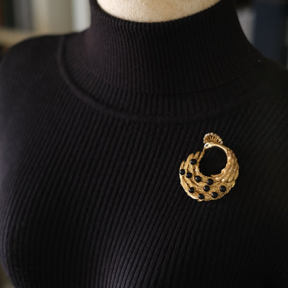 ❤️ Vintage Orena Paris Peacock Wreath Brooch – Gold Tone with Black Cabochons