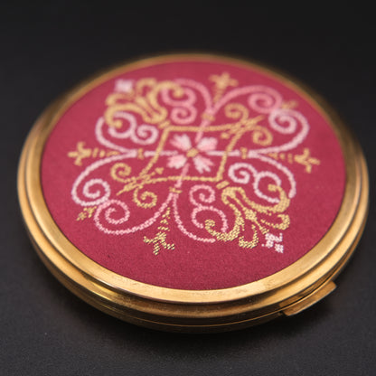 Vintage Shiseido Embroidered Powder Compact – Gold-Tone Case with Original Box