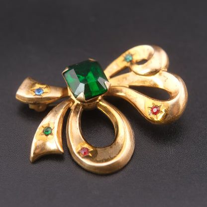 ❤️ Vintage Gold Tone Sculptural Bow Brooch with Emerald Green Glass Stone