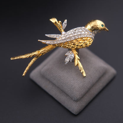 ❤️ Vintage Gold Tone Bird Brooch with Clear Rhinestones – Elegant Perched Bird Design