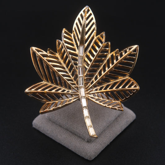 ❤️ Vintage Coro Gold Tone Leaf Brooch with Baguette Rhinestones