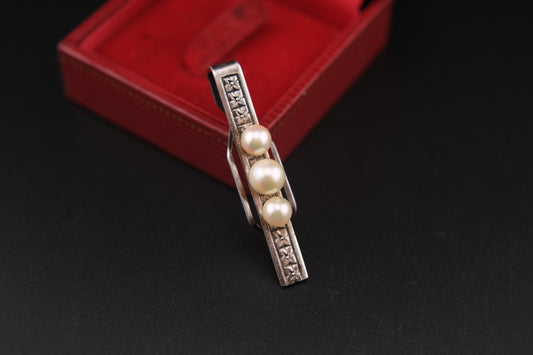 Vintage Sterling Silver Tie Clip – Three Genuine Pearls with Engraved Design