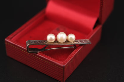 Vintage Sterling Silver Tie Clip – Three Genuine Pearls with Engraved Design