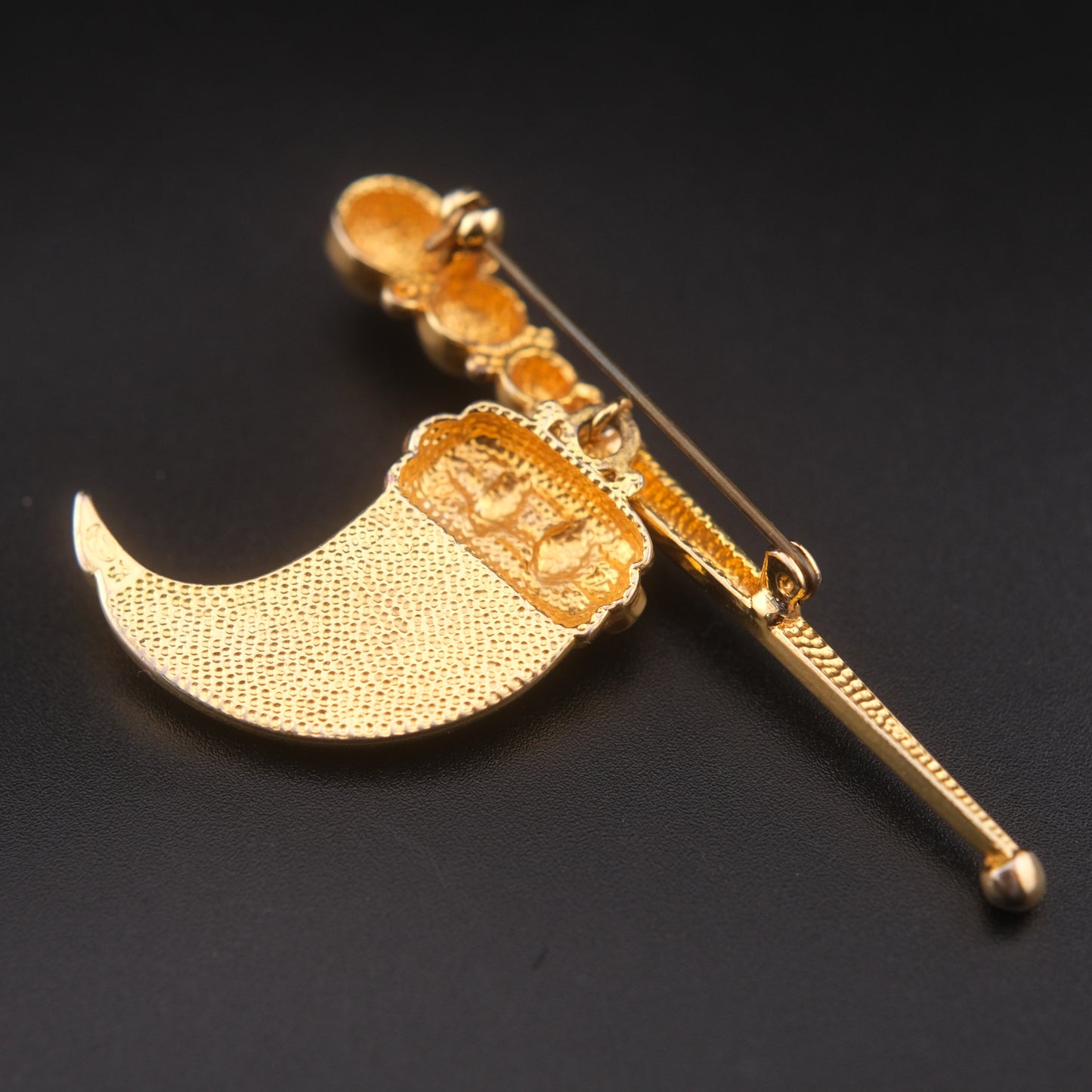 ❤️ Vintage Articulated Geometric Tusk Brooch with Black Rhinestones, Green Glass Accent & Gold Tone Orb Detail