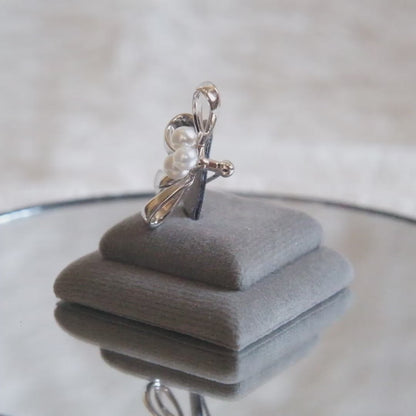 ❤️ Vintage Mikimoto Bow Brooch – Sterling Silver with Akoya Pearls