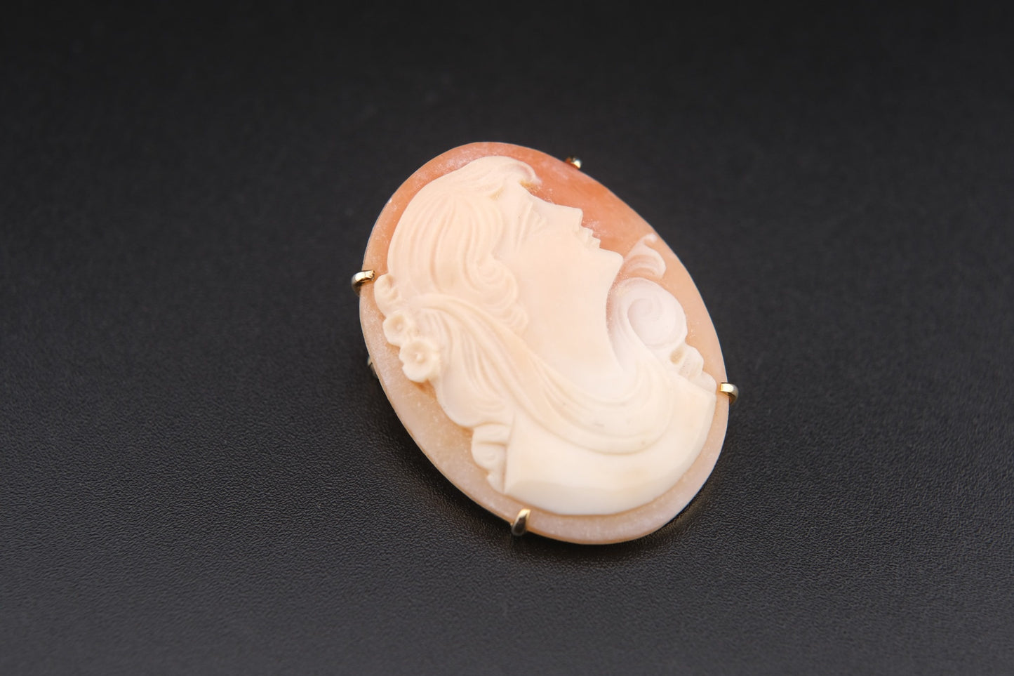 Vintage Signed Shell Cameo Brooch Pendant – Hand-Carved Lady Profile in K18GF Frame