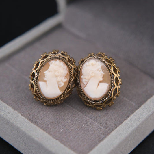 ❤️ Vintage Shell Cameo Screw Back Earrings – Gold Tone Filigree Portrait