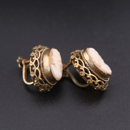 ❤️ Vintage Shell Cameo Screw Back Earrings – Gold Tone Filigree Portrait