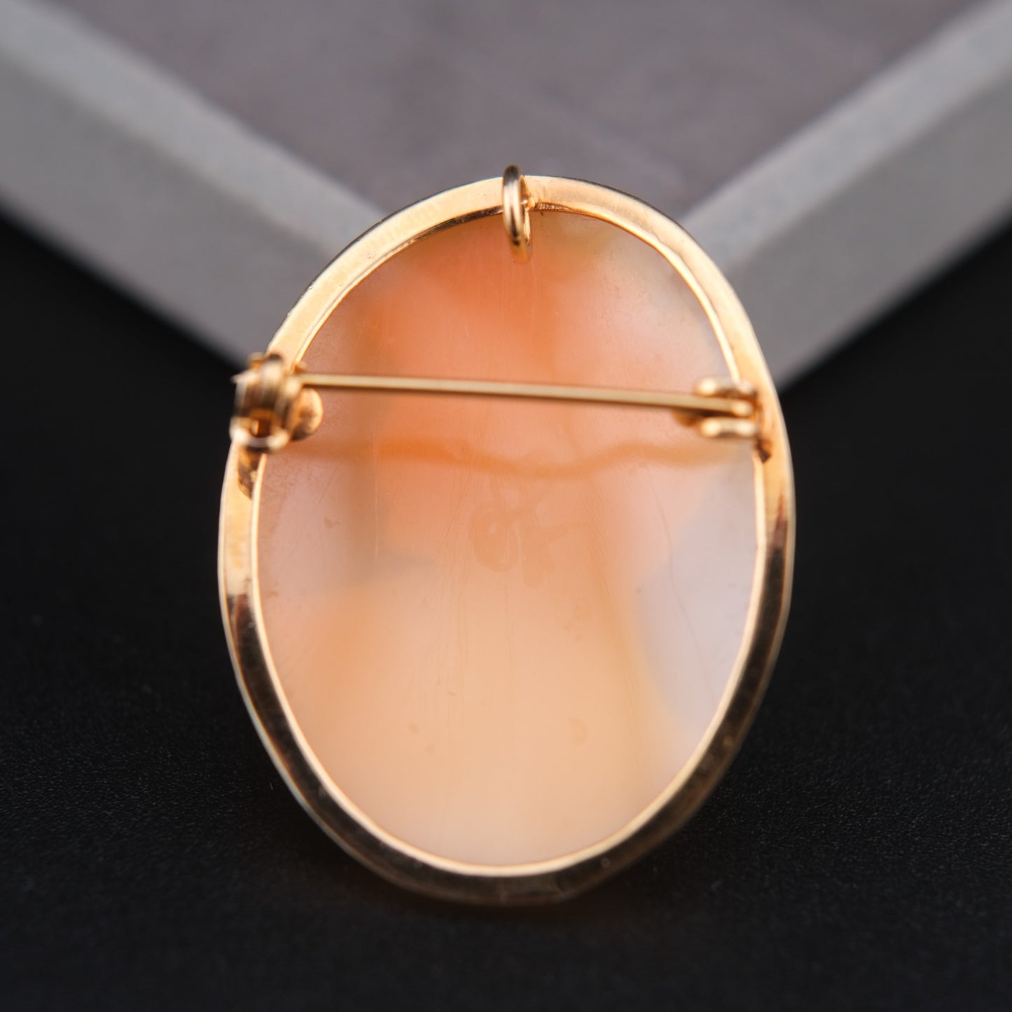 ❤️ Vintage Shell Cameo Brooch Pendant – Classical Lady Profile in Gold-Tone Frame