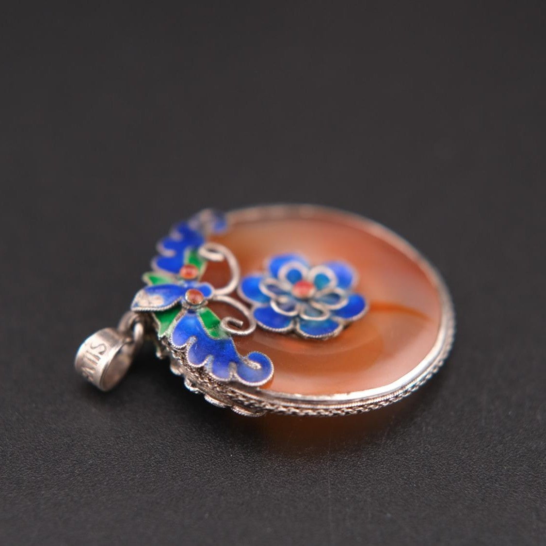 ❤️ Vintage Chinese Carnelian Butterfly & Flower Enamel Silver Pendant